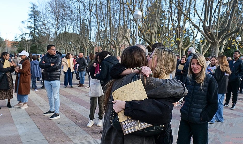 Familiares y amigos también se han convertido protagonistas en el día importante del examen MIR 2023. 