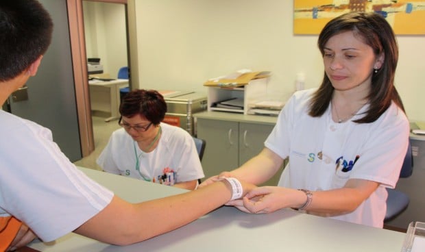 Los hospitales siguen anclados en la identificación manual del paciente