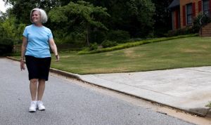 Los mayores que combinan 5 hábitos saludables van la mitad al médico