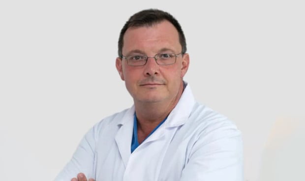 Un médico carga contra la negativa a reducir jornada: "No nos dejan irnos"