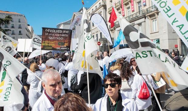 Los médicos 'calzan' una de sus reivindicaciones en campaña electoral