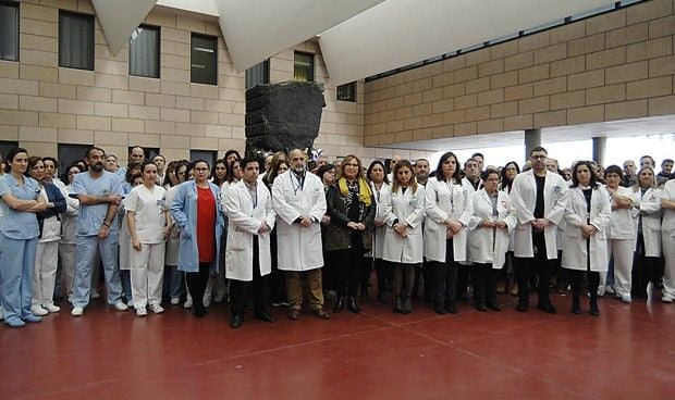 Los médicos convocan concentraciones ante la brutal agresión a un compañero