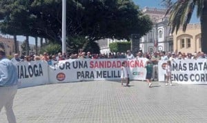 Los médicos del Ingesa se encomiendan a Mónica García para frenar la huelga