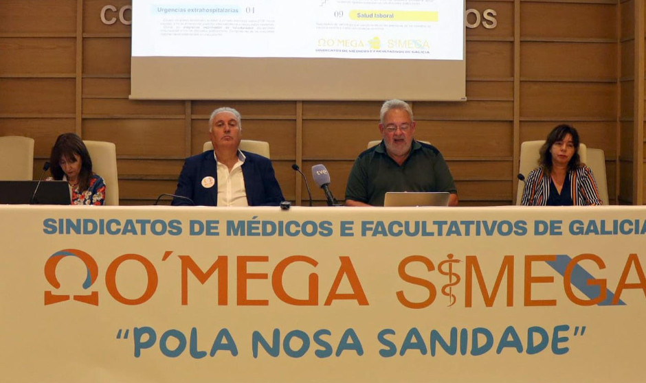  Representantes de Simega y O'Mega anunciando sus reivindicaciones.
