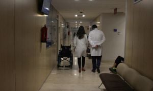 Los médicos plantean retirar la atención sanitaria a sus agresores 