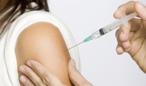 Los médicos recomiendan vacunar de la gripe también a los bebés