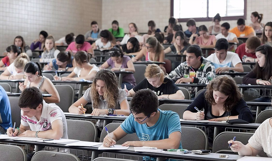 Estudiantes de Medicina, más habituales a tener padres con estudios superiores