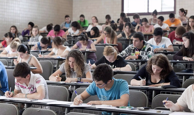 Estudiantes de Medicina, más habituales a tener padres con estudios superiores