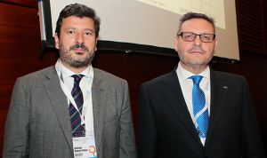 Los médicos van a cobrar menos y más tarde la jubilación después de 2027