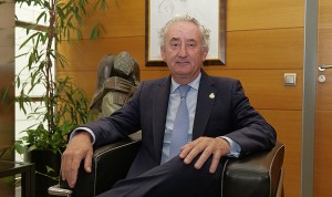 El presidente de la Organización Médica Colegial (OMC), Tomás Cobo, valora las guardias de 24 horas. 