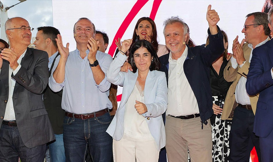 Carolina Darias, exministra de Sanidad, junto a Ángel Víctor Torres Pérez. Foto: Canarias7