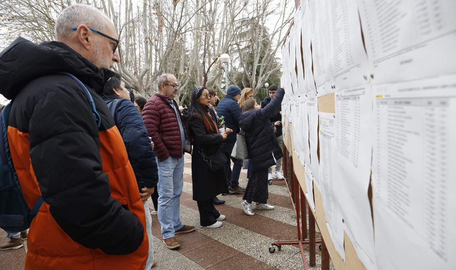 Los aspirantes al examen MIR 2026 reaccionan negativamente al cambio de horario de la prueba. 
