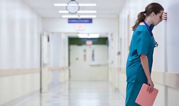 Los MIR están tan 'quemados' que el covid no aumentó los casos de burnout