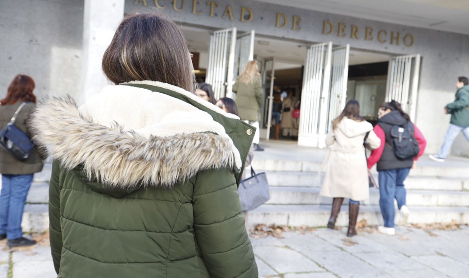 Los MIR relegan a las especialidades médicas sin contacto con los pacientes