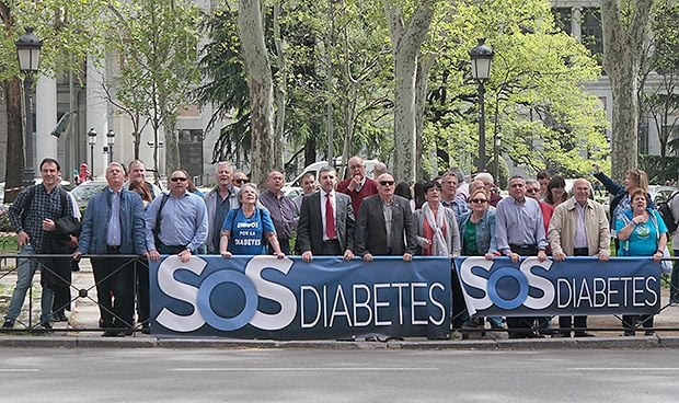 Los pacientes con diabetes apuntan a la cúpula de PSOE y C's