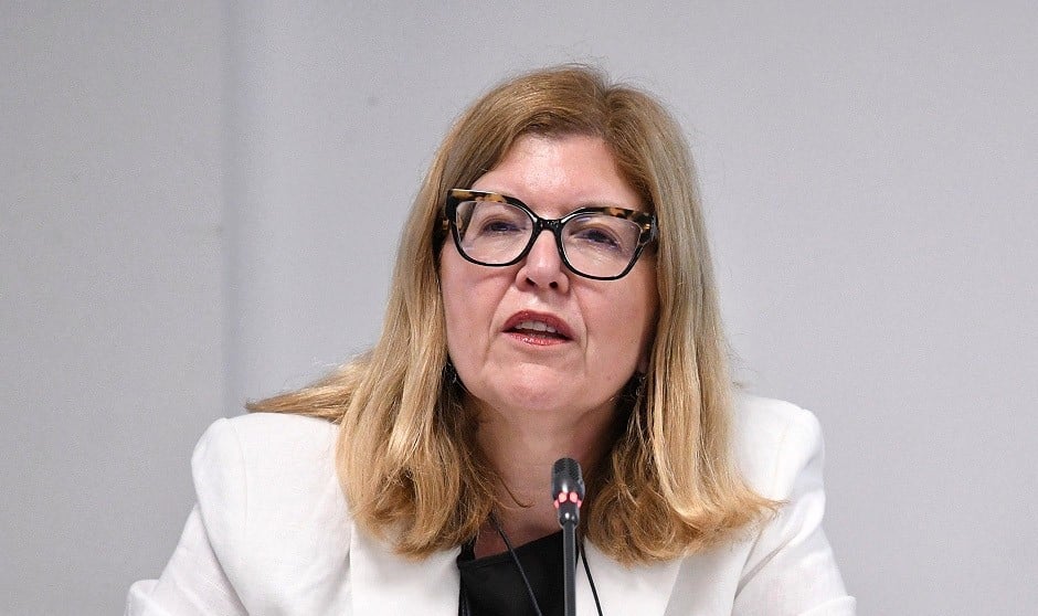  Elena Manzanera, presidenta del INE, afirma que los sanitarios senior crecen un 13% tras el covid; los noveles, solo un 10%.
