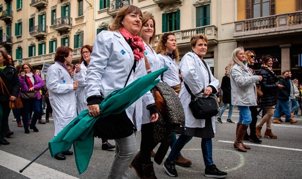 Los sindicatos convocan huelga en la sanidad concertada catalana para abril