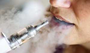 Los vapeadores tienen mayor riesgo de desarrollar bolsas periodontales