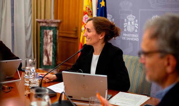  Mónica García, ministra de Sanidad, logra dar luz verde al protocolo contra la gripe tras el 'sí' de las consejerías.