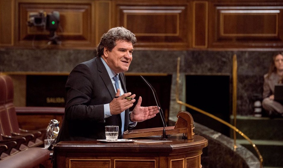 El ministro de Seguridad Social, José Luis Escrivá, presenta en el Congreso la reforma de las pensiones. 