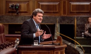 El ministro de Seguridad Social, José Luis Escrivá, presenta en el Congreso la reforma de las pensiones. 