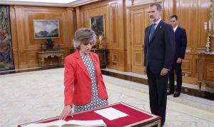 Mª Luisa Carcedo promete su cargo como ministra de Sanidad ante Felipe VI
