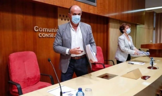 Madrid afirma que la vacuna Covid "debería ser obligatoria" en sanitarios