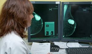 Madrid añade la cita telefónica al programa de detección de cáncer de mama