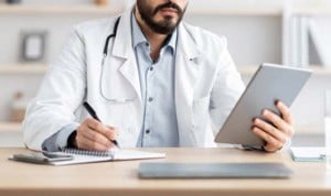 Madrid avanza en la gestión de bajas con un curso online para médicos