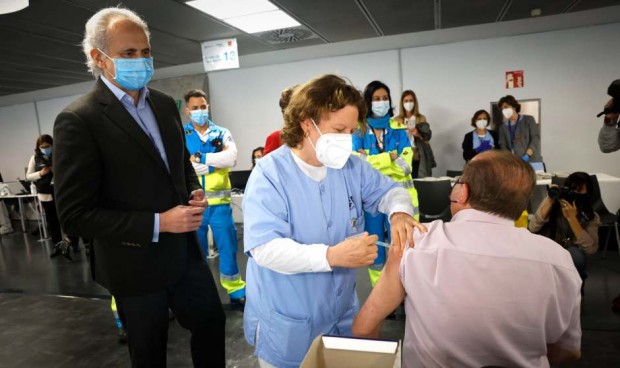 Madrid comienza a vacunar del Covid a la población de entre 40 y 49 años