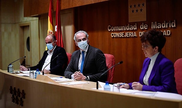 Madrid empieza a vacunar sanitarios: UCI y plantas Covid serán los primeros