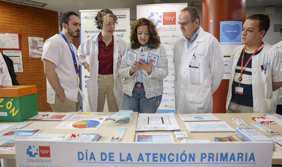  La consejera de Sanidad, Fátima Matute, en el centro de salud de Goya