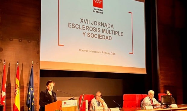 La consejera Matute ha participado este viernes en la XVII Jornada de Esclerosis Múltiple del Sermas