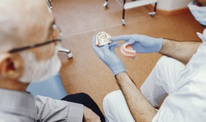 Madrid invertirá 16 millones en salud bucodental para mayores de 80 años