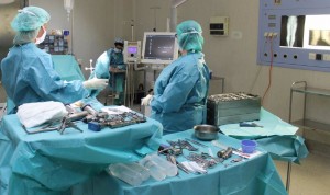 Madrid reduce un 30% el tiempo de espera para intervenciones quirúrgicas