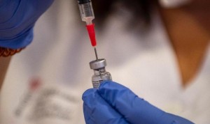 Madrid resuelve el fallo infomático que comprometía datos de vacunados