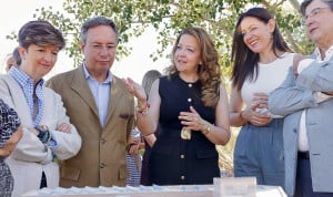 La consejera de Sanidad, Fátima Matute, en la visita al futuro complejo. 