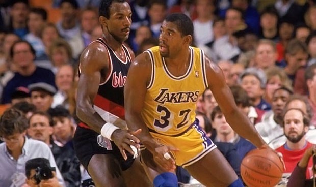 Magic Johnson anima a la Farmacia de Hospital a buscar su 'dream team'