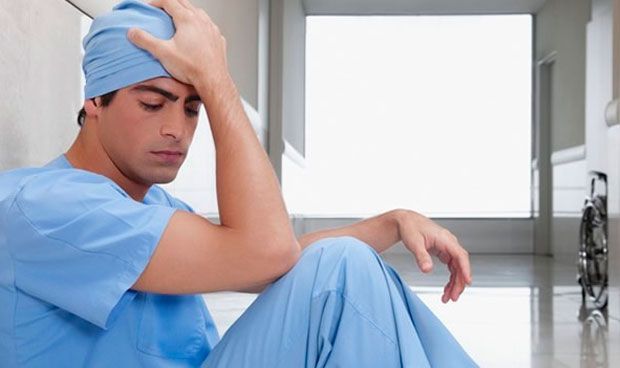 Manual del perfecto R1: supera el primer año de MIR sin morir en el intento