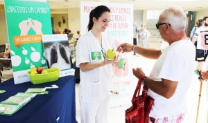 Manzanas a cambio de cigarrillos para prevenir el tabaquismo