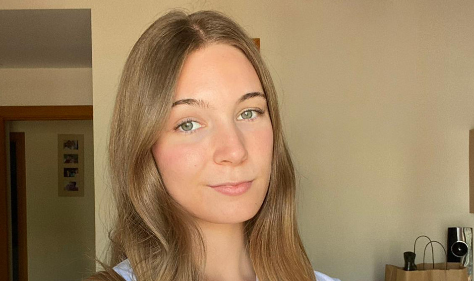 ¿Cómo compaginar dos carreras universitarias? Así lo hizo María Alemañ, fisioterapeuta y estudiante de Enfermería.