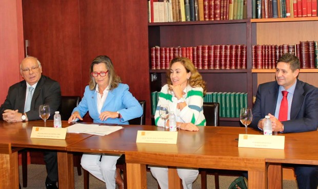 Martín clausura el primer curso de Gestión Clínica de la Rioja 