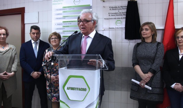 Sánchez Martos inaugura la sede de los afectados por Fibromialgia