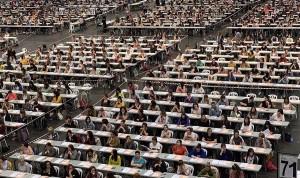 Enfermeras se examinan en una OPE. Andalucía ha resuelto la lista de 2.000 aprobadas de 2022. 