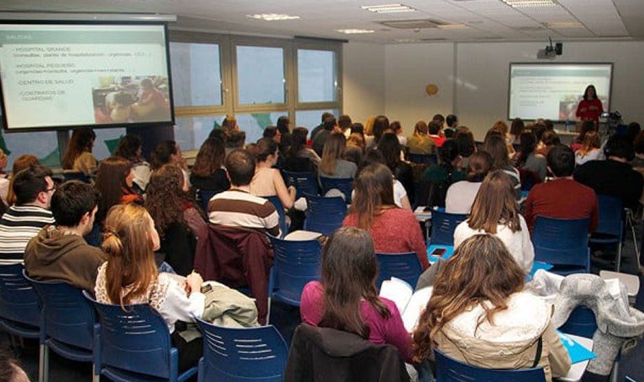 Más de 20 plazas vacantes para estudiar Medicina en Santiago de Compostela
