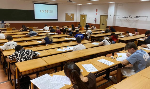 Un total de 43.243 aspirantes estaban llamados este fin de semana al proceso selectivo convocado por el Sespa. Al detalle en Redacción Médica