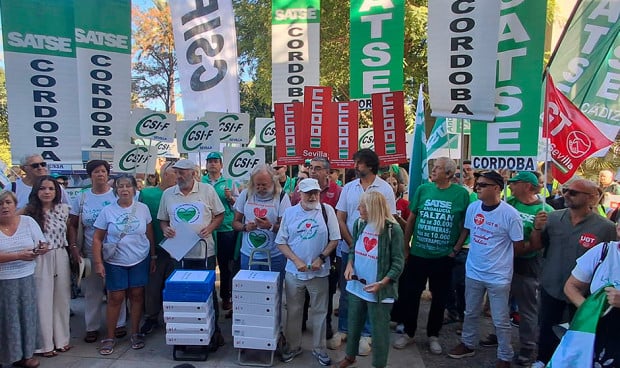 Protesta de las agrupaciones sindicales para proteger a la sanidad pública andaluza.