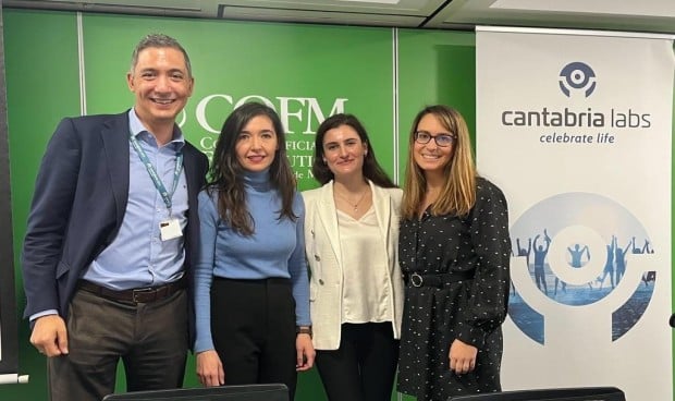 Cantabria Labs y del COFM curso sobre alopecia para farmacéuticos.