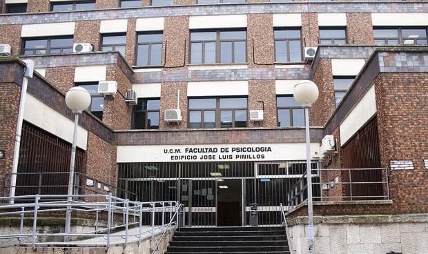 La mitad de los psicólogos se forman sin acudir presencialmente a clase