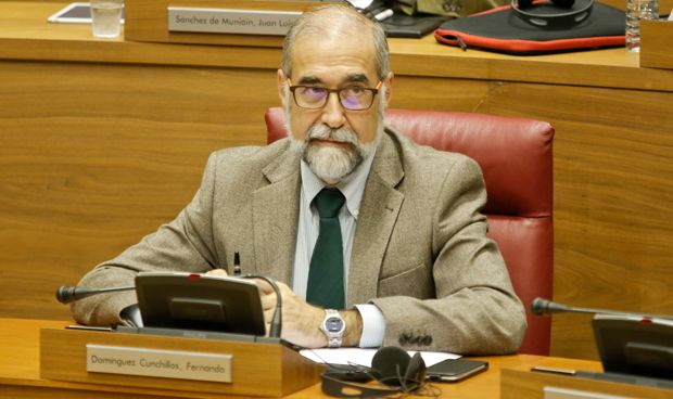 Medicina en la UPNA: Domínguez ve "factibles" las prácticas en el SNS 